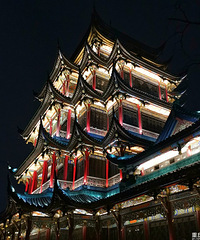 鸿恩寺的夜景超美,各个角度都漂亮