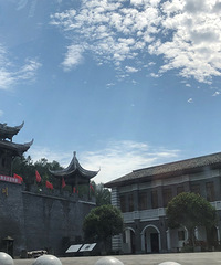 南川黎香湖避暑度假,车程一小时逛“瑞士”、赏花摘水果坐热气球
