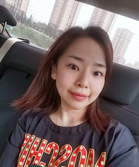 头发进入尴尬期!染的这个发色,不张扬还显白,扎着也很减龄