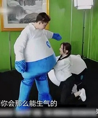 刘宪华上节目?#21543;?#25200;?#27604;?#24052;被?#30591;?0岁无知男人设还要走多久