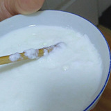 鲜牛奶变“豆腐渣”