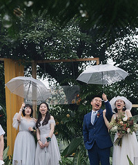 带着一点遗憾的热带雨林婚礼,认真写的结婚誓词感动了所有人