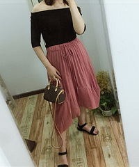 ������һ���п㶵�İ�ȹ����Ȼ�е��ȴ�����֣���������