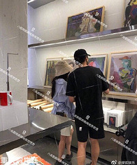 ���ݺ�κ��ѫ��������������һ��