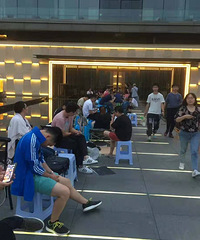 排队十几个小时,下叉铂悦澜庭 【DE设计事务所买房报喜】