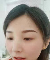 别再犹豫要不要纹眉!我杂乱的眉毛被调整得超自然