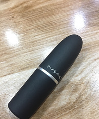最近超爱的一支口红,安利给你们!淡妆浓妆都能驾驭