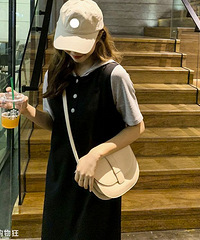 �ؼ۵�С����Ůװ���ţ��ÿ���ʱ�֣����Ŵ���ͷ�ʳ��ߣ�