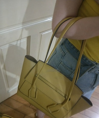 ������Ļ�ɫ��Ƥ������ʽ�ܶ��أ�Ƥ�ʺ���𶼲���