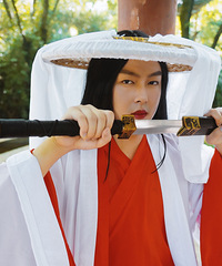 为了满足我的武侠梦!男生也要来个东方不败的造型