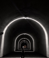 穿越时空隧道 想看看终点的样子