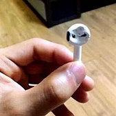 耳机被狗子咬成这样