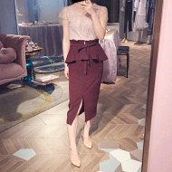 这套衣服穿上好显瘦