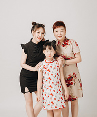 每年都会拍的写真,今年带上了妈妈和宝贝一起,大家都说好幸福