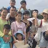 导游给拍的全家福……