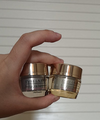 丝芙兰买的雅诗兰黛小棕瓶套装和专柜的不一样,是批次原因吗
