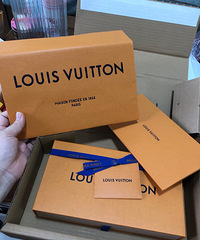LV�����µ������һ����յ��ˣ�����ֱ�����䣬�����ɫ̫����