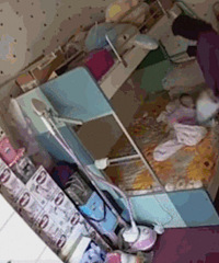 ��ķ�ù������ڼң��ȴ�Ű��8���µ�Ӥ��������ë����ͷ������