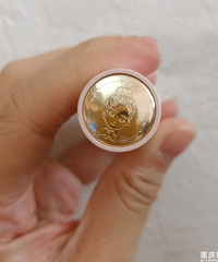 花80块买到MAC小辣椒的同款色号,质地滋润,对黄皮友好