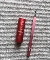 ����һ����ױС���ߡ�������ˢ��Ϳ�ں�ر�