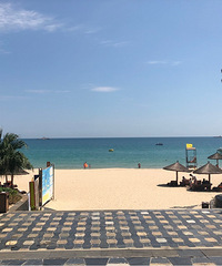 3刷三亚才发现亚龙湾的美,海水清澈沙滩白,免税店粉水才300
