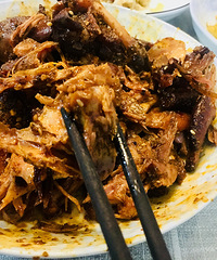 这款开袋即食的手撕兔简直是懒人福音,香到没朋友