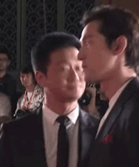 �⾩��������ס�ˣ�Ŀ��ת��