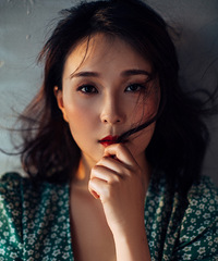 儿子在论坛看到一个写真帖,说那是我!于是我也去拍了一套