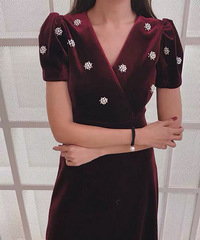 ����ƺ�ɫ��ȹ�ӵ����Ʒ���ô����