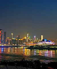 来福士广场是重庆拿的出手的地标,国庆节打卡就是最好的答案