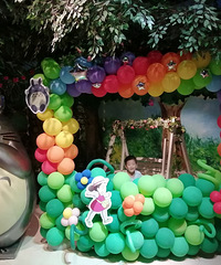 ��ɫ���򣬶���Ʒ�ֱȽ϶࣬�����Խ�����Ӵ���ιС����
