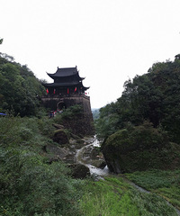 ȥ�ɶ�ס����Ժ�ܷ��㣬��ʳҲ�ܶ�