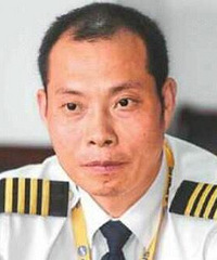 中国机长刘传健居然是我们重庆勒