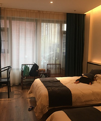 �˾�1600�Լ��η��Ǹ�