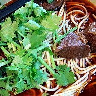 这碗牛肉面远胜眼镜面