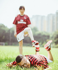 30年尤文球迷拍婚纱照都要穿球服,拍了5个造型一半照片都这套