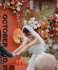 在农家乐办了一场秋日婚礼,焦糖色高级又特别