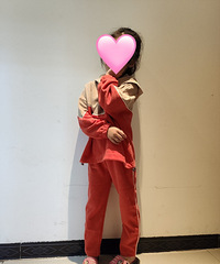 给家里小朋友买了2套运动装,穿起很青春活力