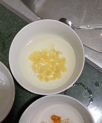 �ҽ��������ʱ����ˣ����ź�Сһƿ�����������㣬��ƿ700g