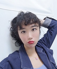 正红色口红,百搭经典