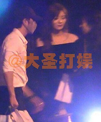 李治廷恋情曝光,女友标准网红脸