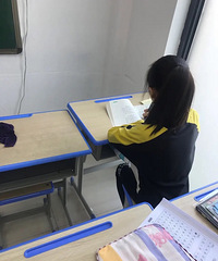 ��һ��������ѵ������ְ�˿�һ���£����ĵĸ�������Щ���