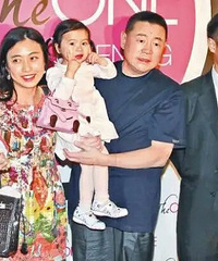 �����۳����ֱ�˦��̸��˵�������