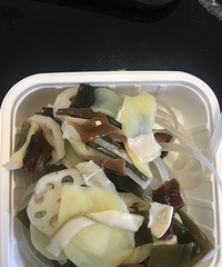 三只松鼠自热小火锅了,味道还挺惊艳