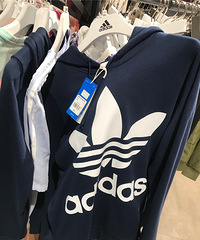 直播三叶草、耐克折扣店趴活,有些单品比双十一还便宜