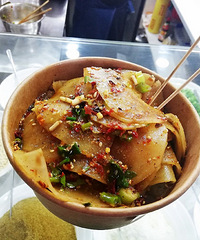 300块能去阆中耍一天,泡醋脚舒服,牛肉也好吃