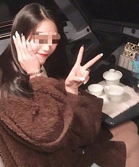 机长邀请女网红进驾驶舱?还拍照?