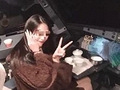 wanghong在飞机驾驶舱摆拍