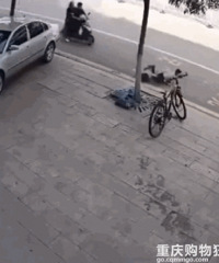 ƽ�⳵�������׵�ʧ�飬С�к�ֱ����90��ǰ�㵹�ء���