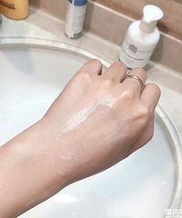 这两款产品搭配,美白效果翻倍!我每天晚上用,坚持半年真的有效
